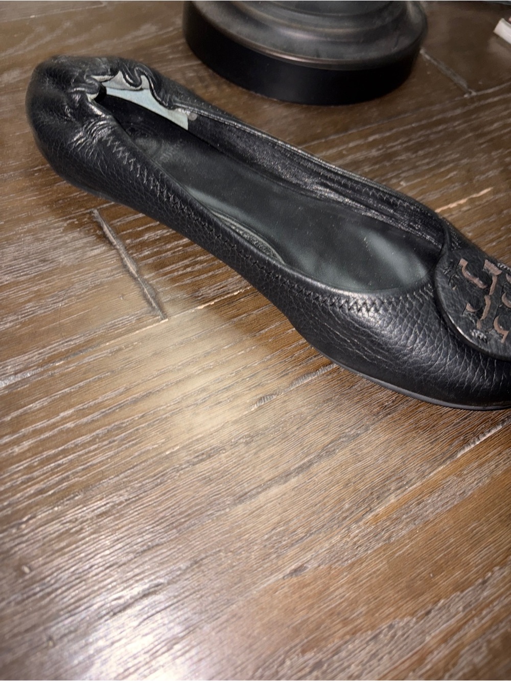 Tory Burch Riviera Black Pebbled Leather Logo Ballet Flats - Picture 4 of 8